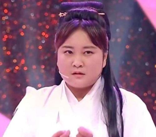 36岁贾玲瘦身成功,撞脸赵丽颖,果然胖子都是潜力股!