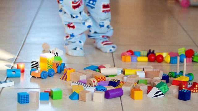 对待宝宝乱扔东西,妈妈该学会这3招!|宝宝|宝妈|玩具