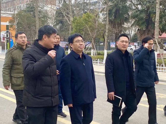 沭阳新任教育局长在正德中学调研引起17万人关注