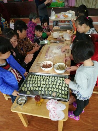 舌尖上的幼儿园美食节活动之中一班(二)