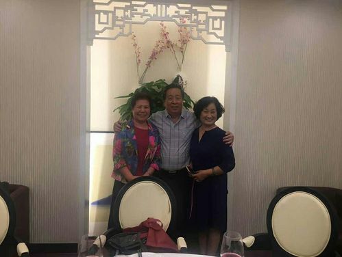 父亲节里会佟兵 意重情深似火龙