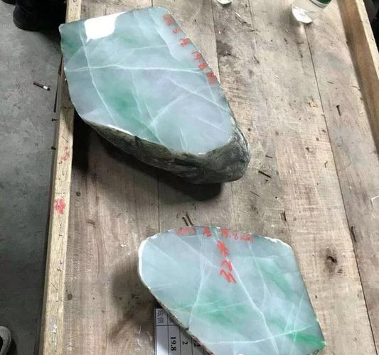 平洲翡翠公盘——传说中赌石一刀富一刀穷的地方