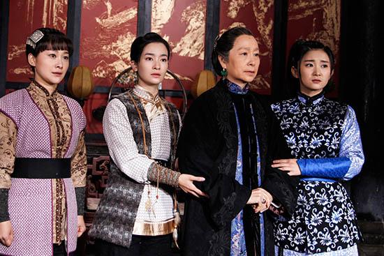 搜狐娱乐讯 由李晟,于震,奚美娟等主演的抗战题材电视剧《嫂子嫂子