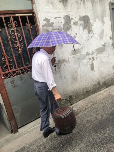 卫生间改造任务,通过旧住房综合改造项目解决了95证居民手拎马桶问题