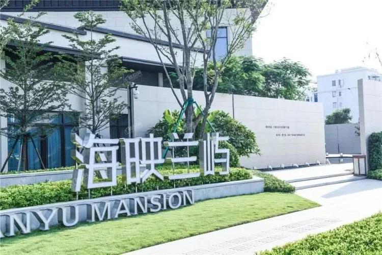 万达吾悦商圈两大网红盘 吾悦广场vs融创海映兰屿你会选谁?
