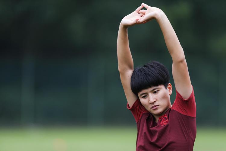 女足九球天后王珊珊打好小组赛再争冠亚军