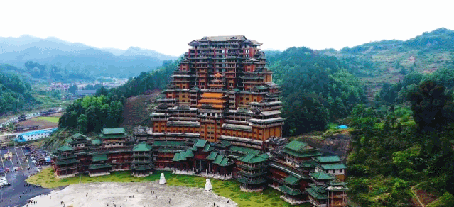 贵州要火除了烧掉400亿的魔幻建筑还有这些惊呆全世界