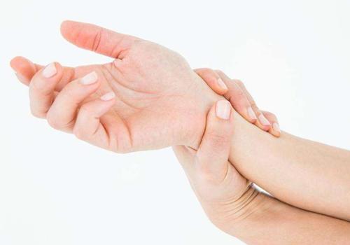 手腕按压疼痛没有肿胀 手腕按压疼痛怎么回事?怎么办?