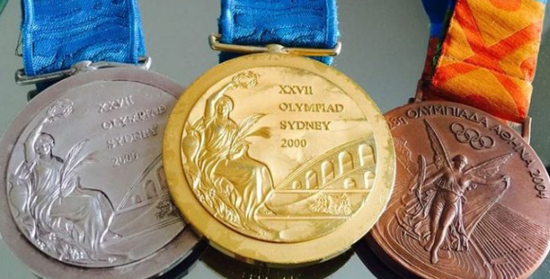 不管是2000年悉尼奥运会的金银牌还是2004年雅典奥运会的铜牌,基本上