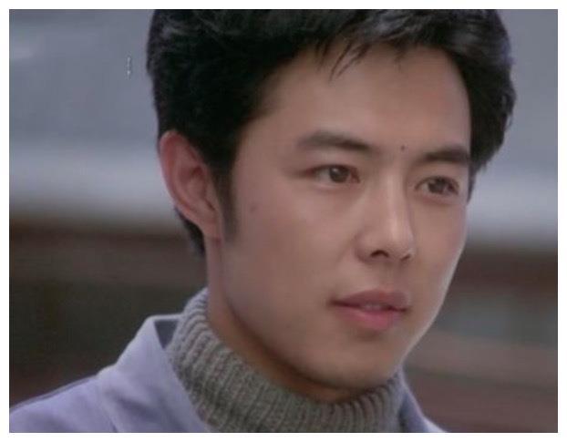 张铁林说自己曾是校草,原以为他是开玩笑,看完照片后我不说话了