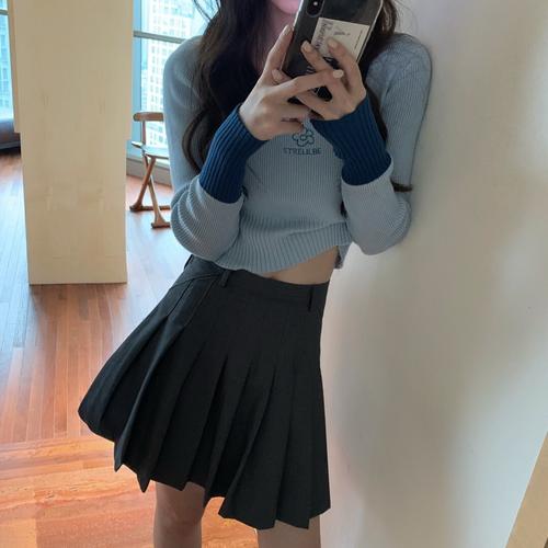 tb女团短裙_短裙_汤丽柏琦怎么样_长袖_针织_显腿长_穿衣_短裙推荐