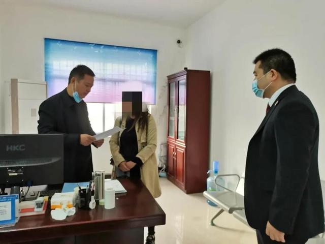 随州曾都:依法监督一名暂予监外执行罪犯收监