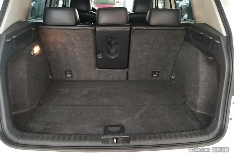 大众途观后备箱