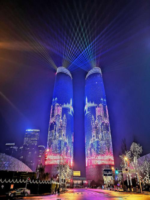 成都双子塔灯光秀