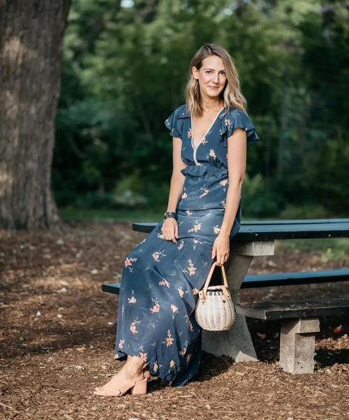 无需超模身材,优雅浪漫的法式连衣裙,轻松演绎别样风情