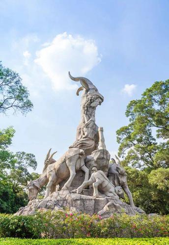 五羊石雕,建于1959年,由著名雕塑家尹积昌等人设计的,是广州的城市