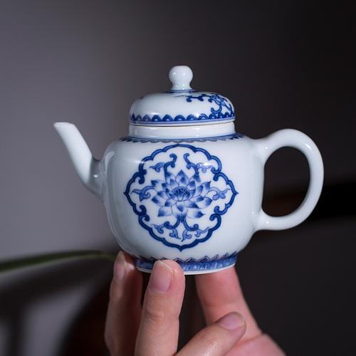 茶壶恩窑工艺工艺美术美术师熊汉彬汉彬青花瓷景德镇