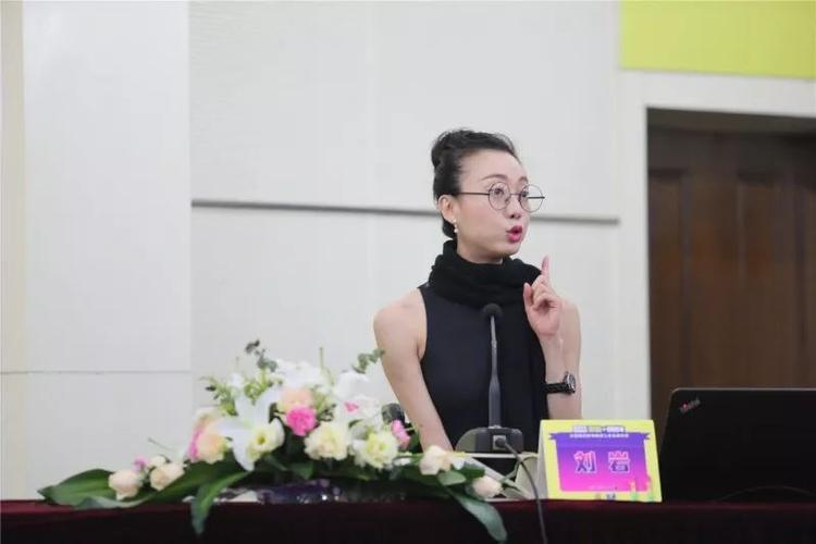 北舞与阳光少年十一期研修班(上海)昨日开课,钟宁,刘岩两位教授首讲