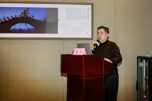 复旦大学附属华山医院神经外科副主任  复旦大学上海医学院授课副