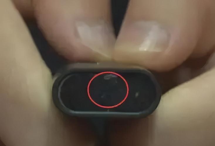 还有这种 针孔摄像头眼镜