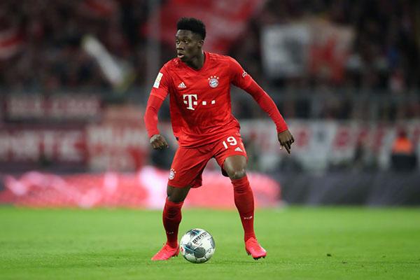 拜仁赛季夺冠功臣!莱万当之无愧 戴维斯成为惊喜