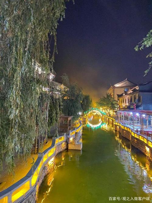 河北滦州:古城环城水系,灯光照射下的青龙河