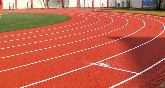 体育场塑胶跑道圈多少米