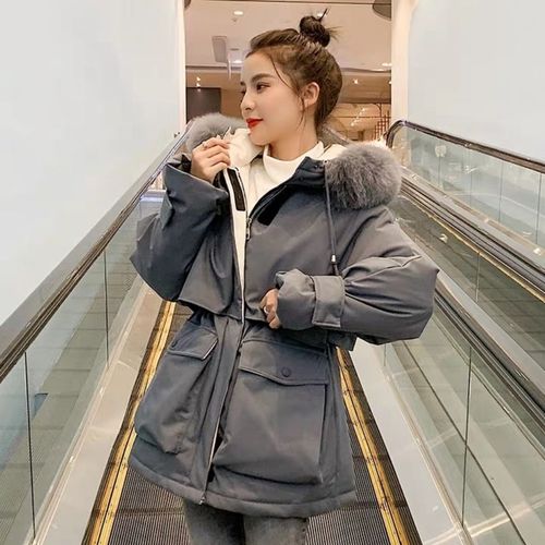 2020年羽绒服流行女款,2020年新款羽绒服女款 鸭鸭2020年新款羽绒服女中长款过膝真毛领宽松派克服