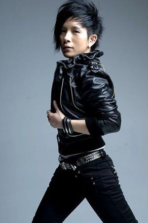 潘美辰北展剧场美梦辰真 女扮男装征服观众