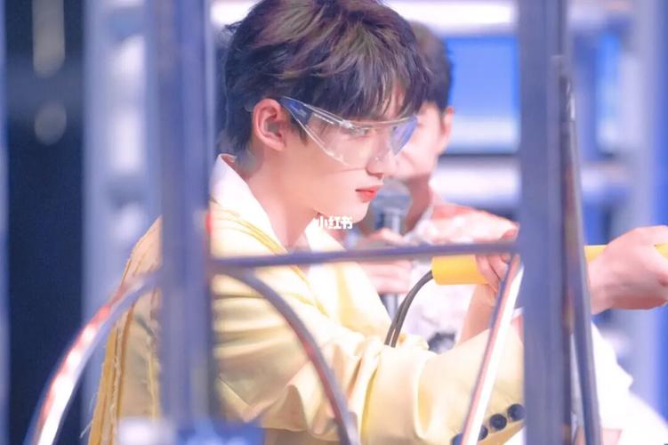 小丁这几张封神了!锁屏我来了!_锁屏_丁程鑫_娱乐