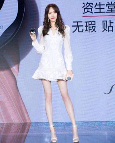 原创娱乐圈十大"美腿"女星,宋祖儿杨幂关晓彤上榜,最后一位无争议