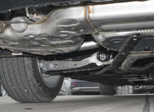 豪车之间的对决且看奥迪a6l和大众新辉昂哪个好