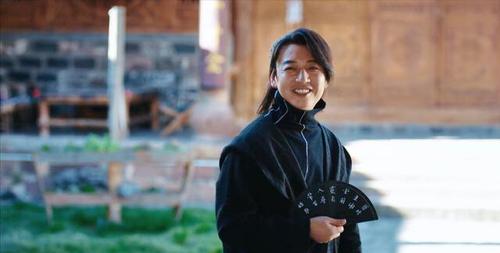 咱《司藤》导演李木戈为了凑数,出了大手笔:自己演主线角色.