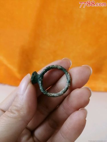 青铜戒指