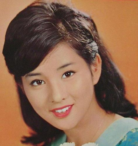 都说上世纪风靡日本的那些女星很美,现在就让大家一窥她们的芳容