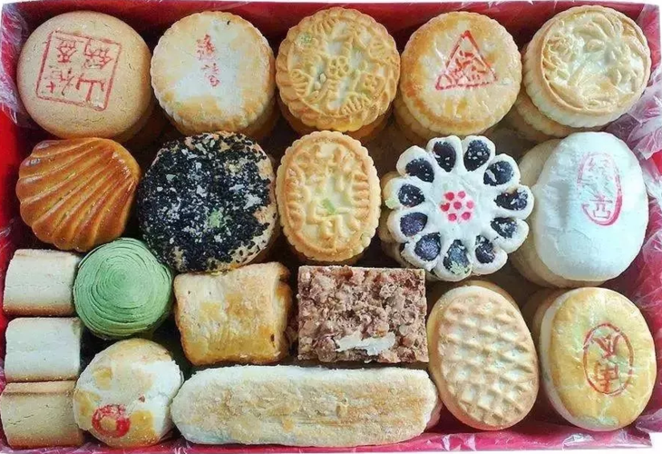 老实说,北京的大八件小八件,尽管名称不同,吃起来不免单调,正