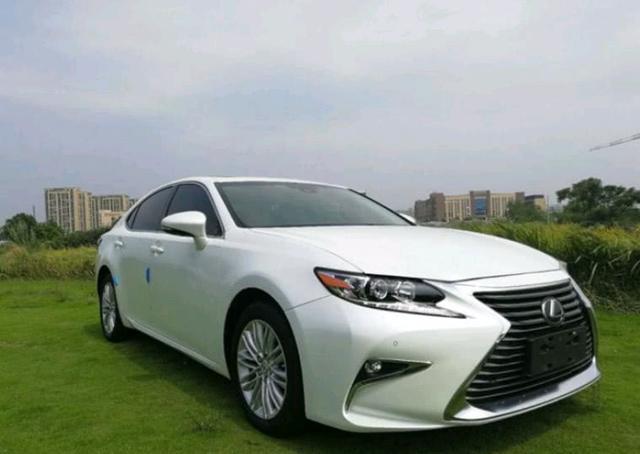 放弃了24万的奔驰e选择了更贵的雷克萨斯es200雷克萨斯is200