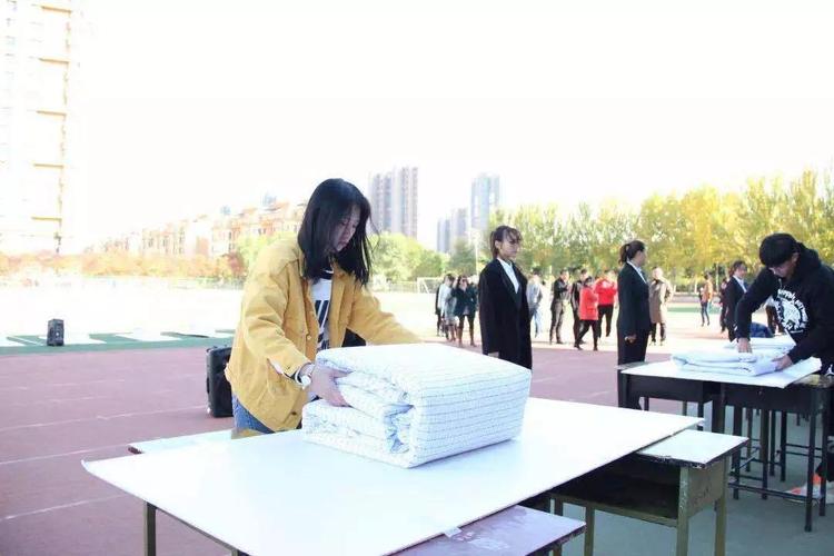 辽宁传媒学院成功举办叠被子大赛