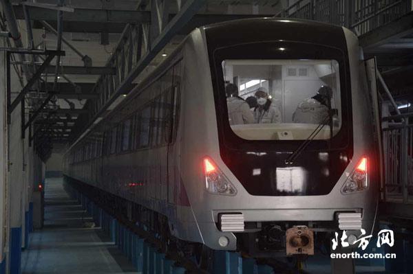 天津地铁六号线列车试跑预计2016年试运营