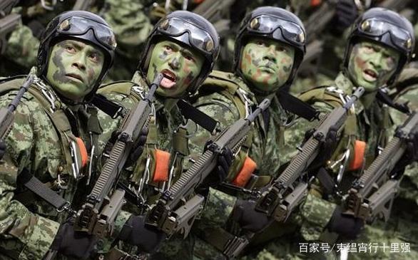 墨西哥阅兵仪式,陆军方队最整齐,特种兵方队最抢眼