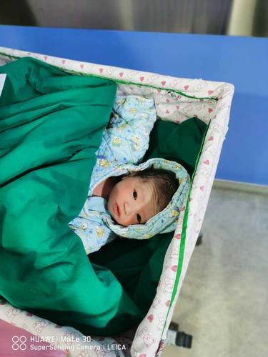 出生的一两个月的小婴儿可以有多可爱?