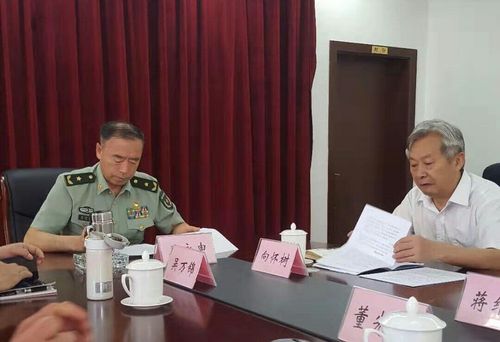 省委常委,省军区司令员姜永申少将听取四川省退役士兵
