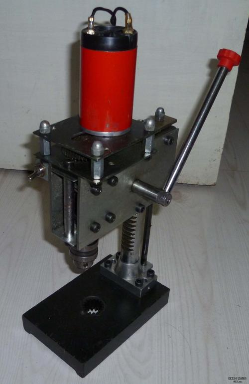 自制小台钻(机头整体升降式)