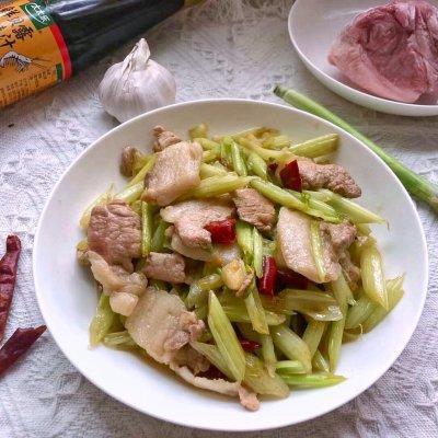 春日时令,美味尝鲜#芹菜炒肉