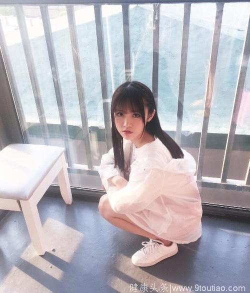 张菡筱疑似抑郁轻生,获救后网友评论现"神回复"!