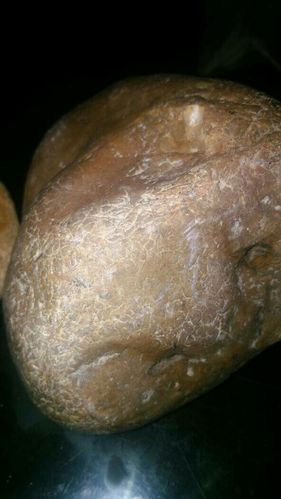 外皮很指甲纹 外皮很多指甲纹 追答: 是没有玉化好的石英岩 评论| 0