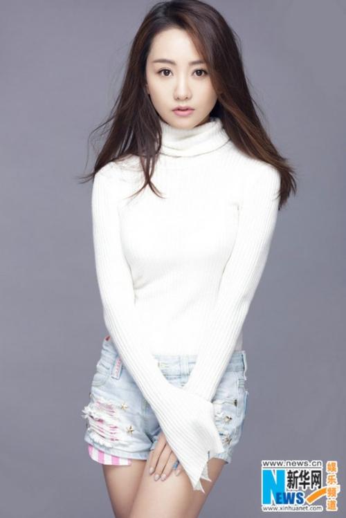 组图:杨蓉清纯甜美写真 简约不简单!