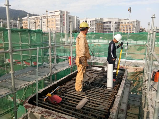 p7墩柱预埋固结墩钢板及螺栓