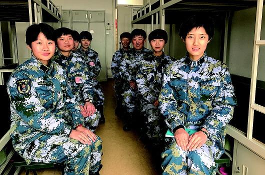 新兵营里上演变形记入伍前后照片对比惊人