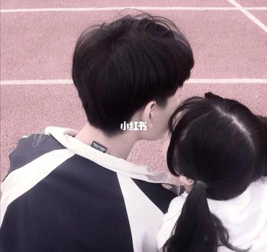 带对象回家见家长(情侣头像)_素材_头像